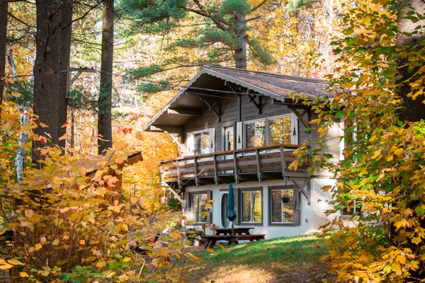 Chalet Suisse sur un Lake Resort 50 min de Montréal