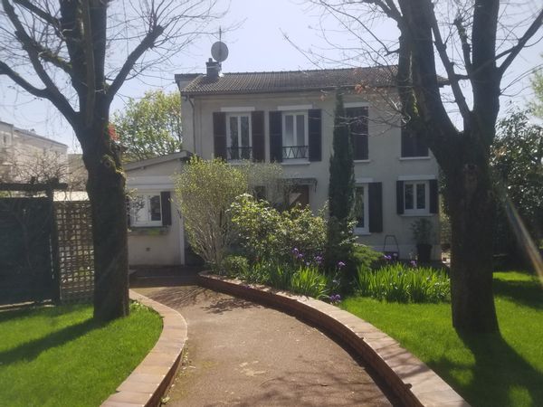 Grande maison familiale avec jardin dans un quartier calme et verdoyant aux portes de Paris