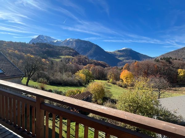 Le Marzili Grand logement à la montagne dans un vieux chalet