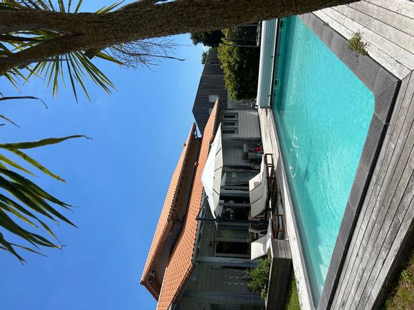 Villa avec piscine à 5 minutes d'Hossegor, idéale pour les familles.