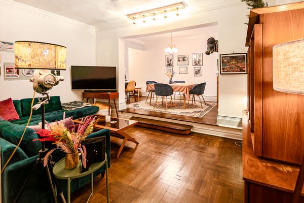 Stylish, cozy and peaceful apartment close to everything.