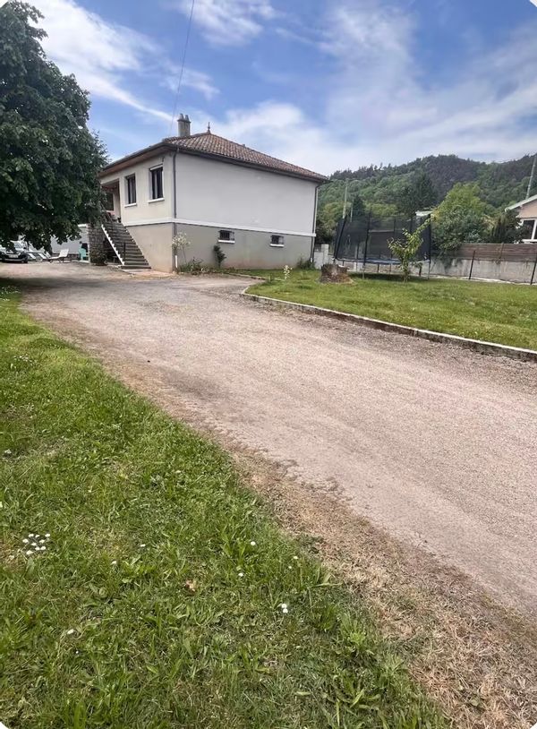 Maison chaleureuse près des sentiers de randonnées