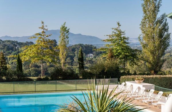 Quitterie’s house   Peaceful atmosphere in a quiet village, 7km away from the ocean !