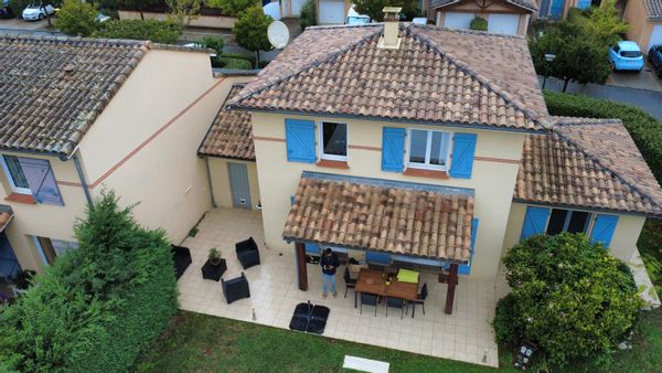 Maison avec piscine et jardin au calme, proche de Toulouse
