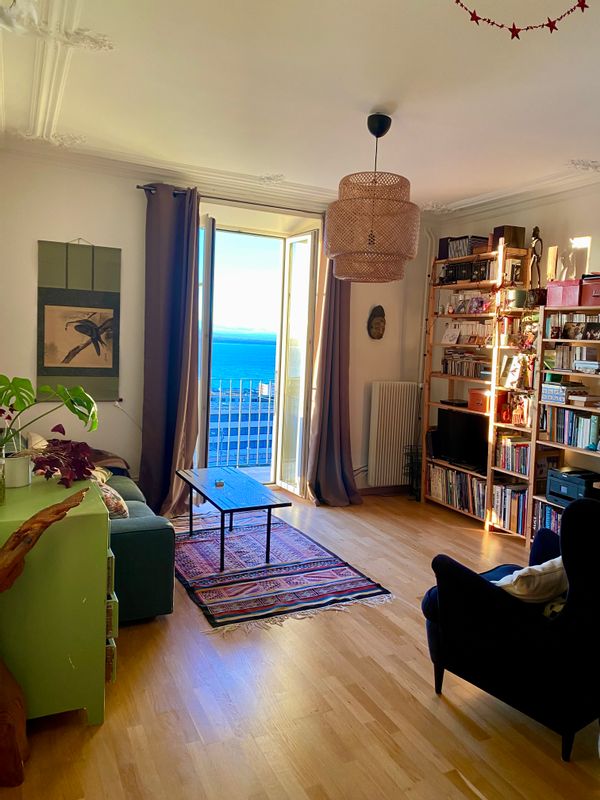 Appartement lumineux et confortable, vue sur le lac et les Alpes, à 5 min. de la gare et de la forêt