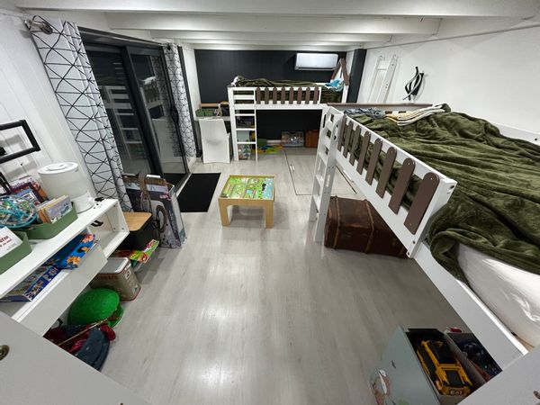 La maison de Amelle est petite mais il y a tout pour être heureux à proximité de tout bien placé !