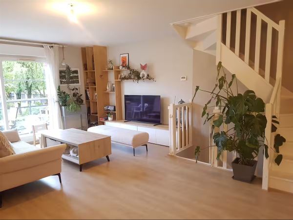 La maison de Dorothée & Simon avec jardin & balcon proches gares