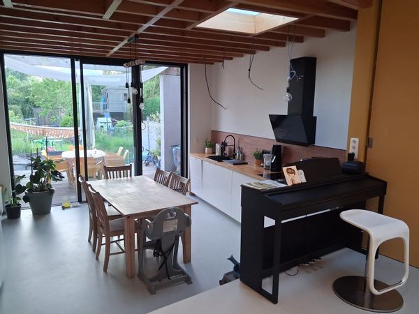 Maison lumineuse et familiale, à moins de 5 km du centre historique de Ghent.