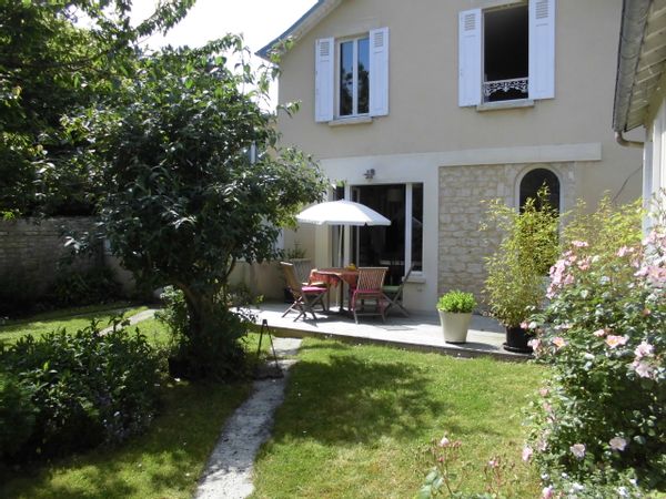 Charmante maison à 50 m de la mer dans belle station balnéaire normande