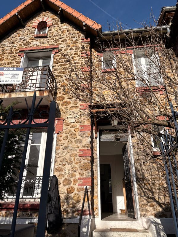 La maison de Billie, Roméo, Simon, Guillaume et Nina (+ Pollux le chat)
