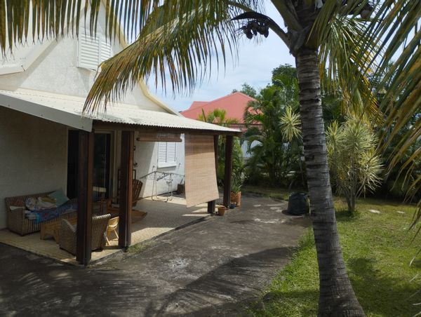 Maison avec jardin à 20 mn des plages et 35 mn de l'aéroport.
