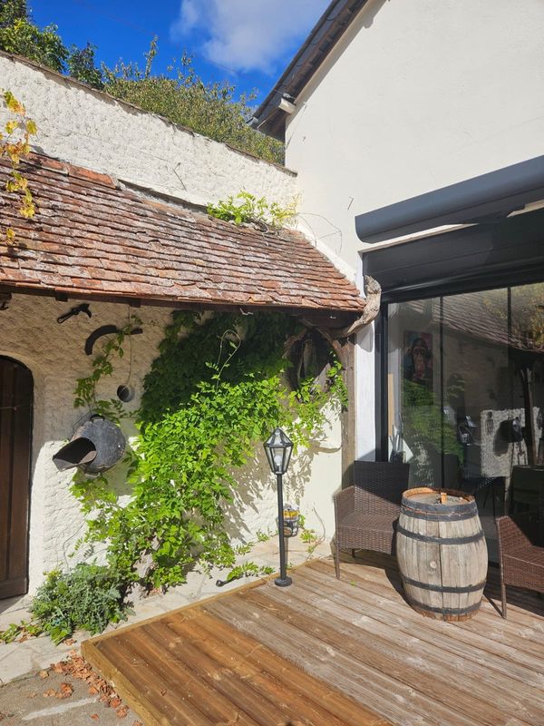Maison autour des vignes