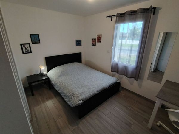 chambre avec salle de bain et wc privée