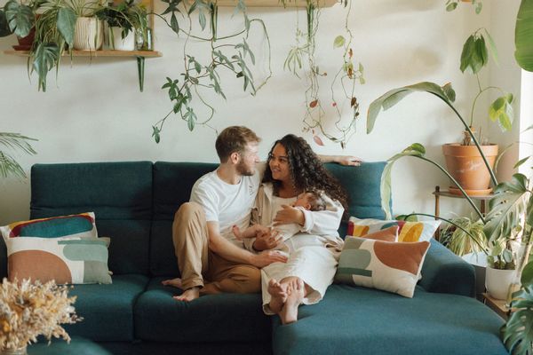 Petit appart en ville, lac à 5 min en voiture, pistes à 35 min, joli quartier familial.