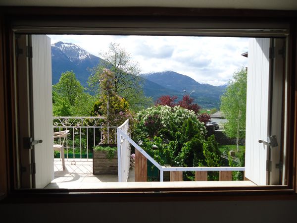 La maison bleue - 200 m2 avec jardin, centre village