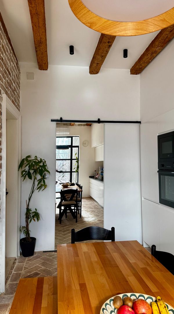 Petite maison familiale à 5 minutes à pied du centre, de la mer et de la montagne!