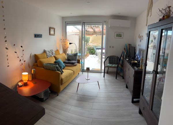 Maison de Béatrice et Joël, rénovée en 2023 avec terrasse ombragée, à 5 mn de la plage