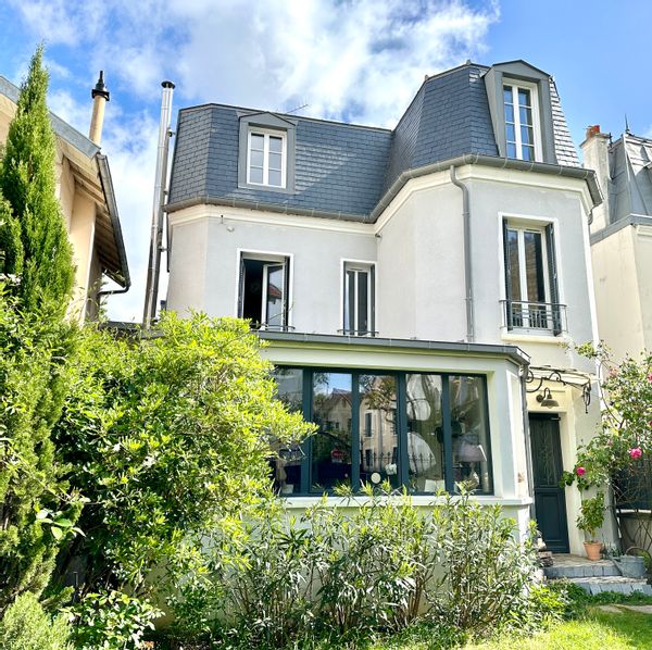La maison aux portes de Paris