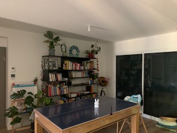 Maison neuve et moderne avec 4 chambres dans village de charme, proche de toutes commodités et ville