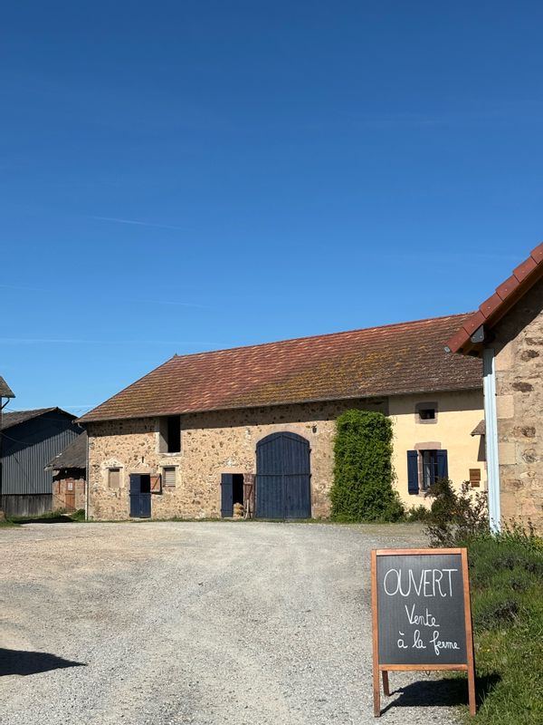 Chambre au coeur d'une maison de ferme dans le Morvan