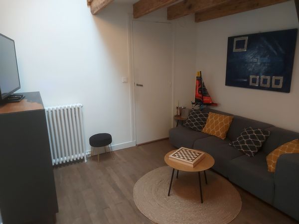 Maison 1 chambre et 1 mezzanine à 2 pas du marché et 300 m de la mer.