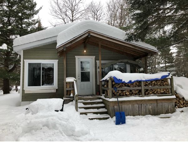 Petit paradis en bord de rivière!