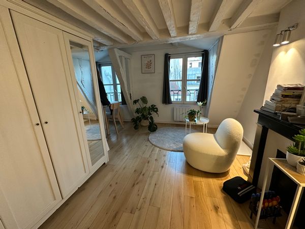 Character studio, an exceptional cocoon with old-world charm – Historic Paris, ideal for couples
