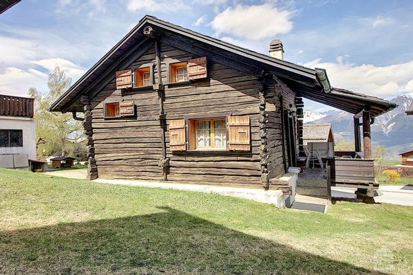 Chalet authentique au balcon du ciel