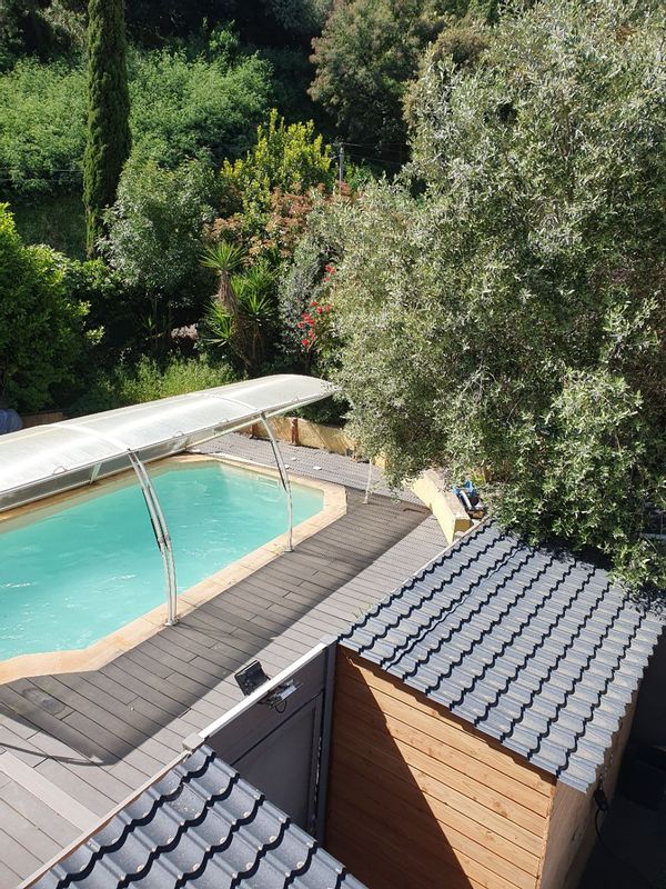 Maison 3 ch., 2 SDB, piscine chauffée, clim. Mer 15 min, proche Grasse, Nice et Cannes.