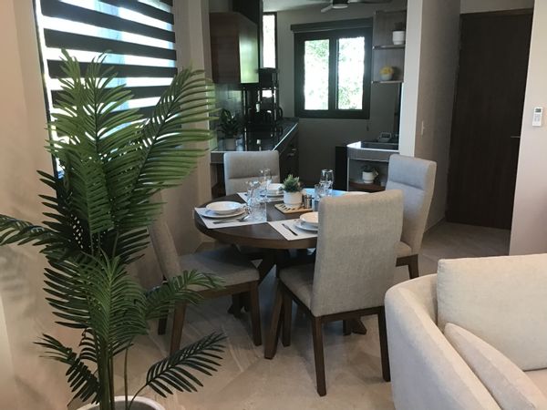 Villa LOL-HA, appartement au premier étage, d’une maison située au bord de mer avec ponton privé.