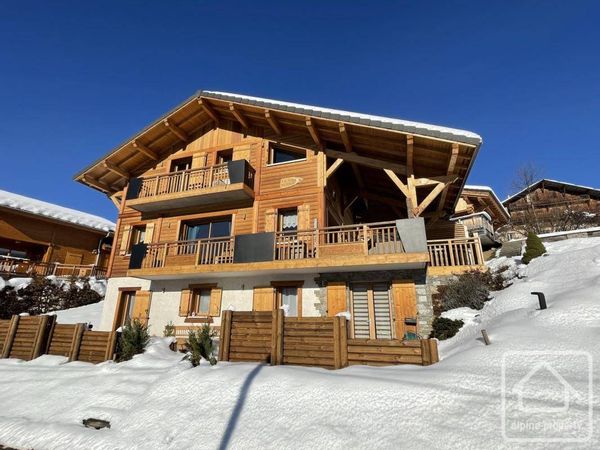 Beau chalet sur 3 niveaux avec vue plein sur les montagnes