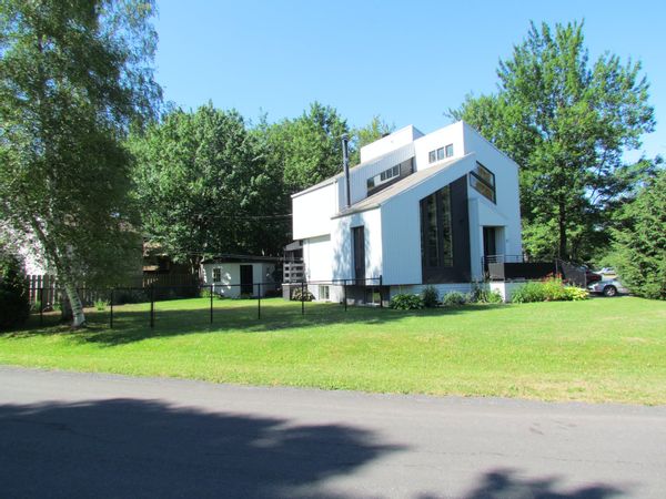 La maison de Nathaly et François  ♥️ Québec Rive sud