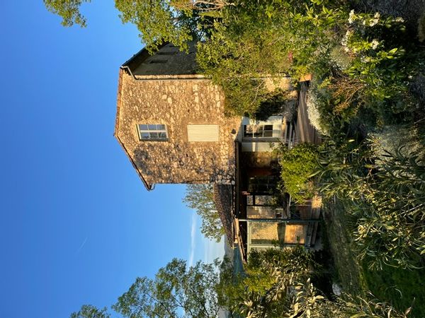 Maison en pierre dans la Drôme