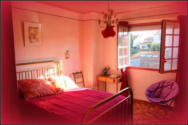 UNE chambre d'amis dans belle villa avec jardin.