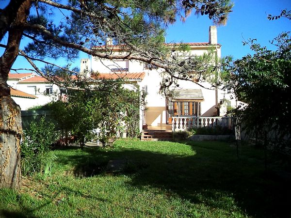 Le MYS ( Belle villa; 3 chambres; terrasse et jardin )