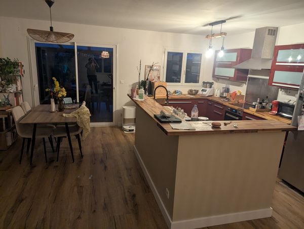 La maison de Andrea avec piscine, jacuzzi et jardin à la campagne, proche de la rivière d'Ain