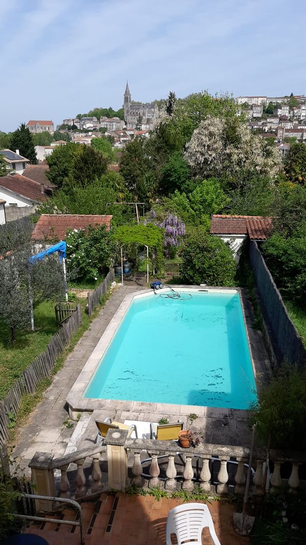 Maison avec piscine et vue magnifique sur Angoulême
