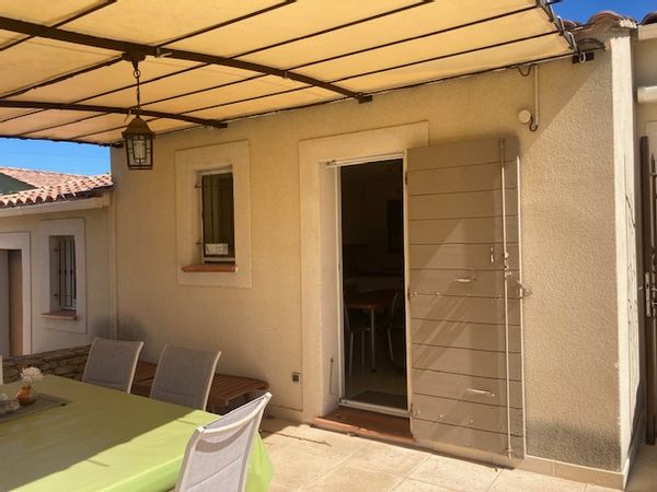 Jolie maison en Provence, dans un petit lotissement proche du village.