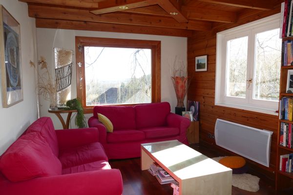 Maison en bois chaleureuse proche de Strasbourg, à deux pas de la forêt, en hauteur d'un village