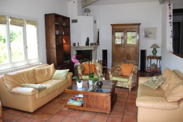 La canopée provençale: grande maison familiale et amicale