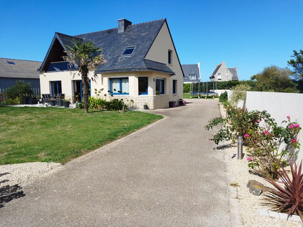 La maison de Karine à 50 mètres de la plage pouvant accueillir 10 personnes