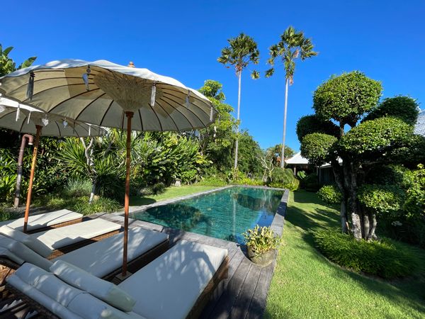 La maison de Martine à Umalas - Bali Disponible du 26/11 au 10/12/2026 et du 01/05 au 30/06/2027.