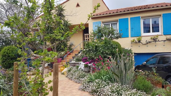Le jardin des roses, entre mer et montagne, disponible du 16 septembre au 14 Octobre GP négociables
