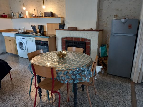 La maison de Anne petite maison de pécheurs dans le centre de grand village , proche de l'océan .