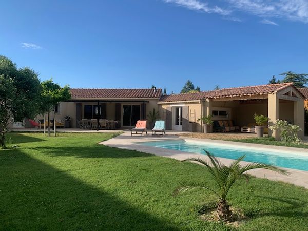 Maison au calme dans un charmant village proche d’Avignon