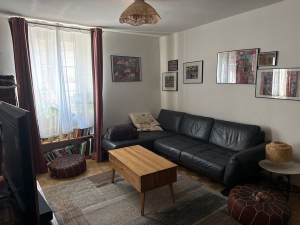 La maison de François est charmante en centre ville de verneuil sur Seine.  3 chambres disponibles