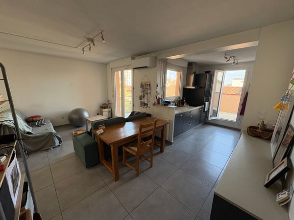 La maison de Marianne: appartement dans une petite ville entre Lyon et Grenoble.