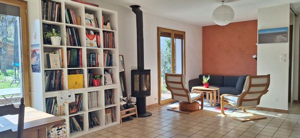 Le petit nid de Fanny Max et Flore entre Grenoble et Vercors, jardin, trampoline et nature à portée