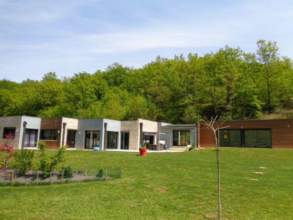 Villa La Bénéchie Profitez de la piscine intérieure chauffée quel que soit le temps !