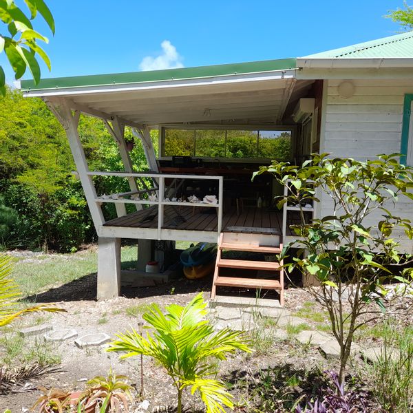 Bungalow à la ferme, tout près des plus belles plages de Marie-galante